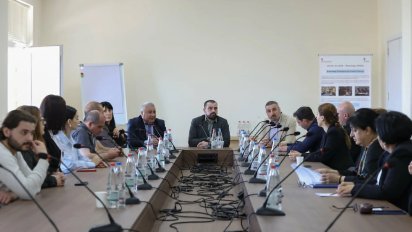 ლაშა ავალიანი